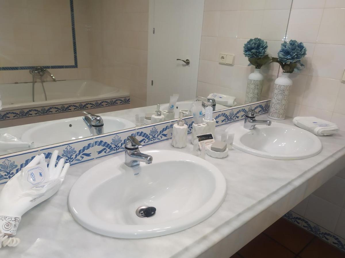 Los Bronces Lucena Buitenkant foto