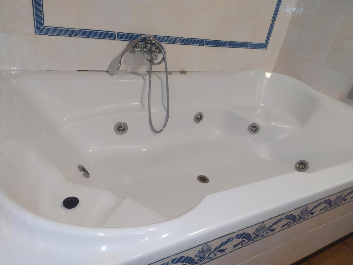 Los Bronces Lucena Buitenkant foto